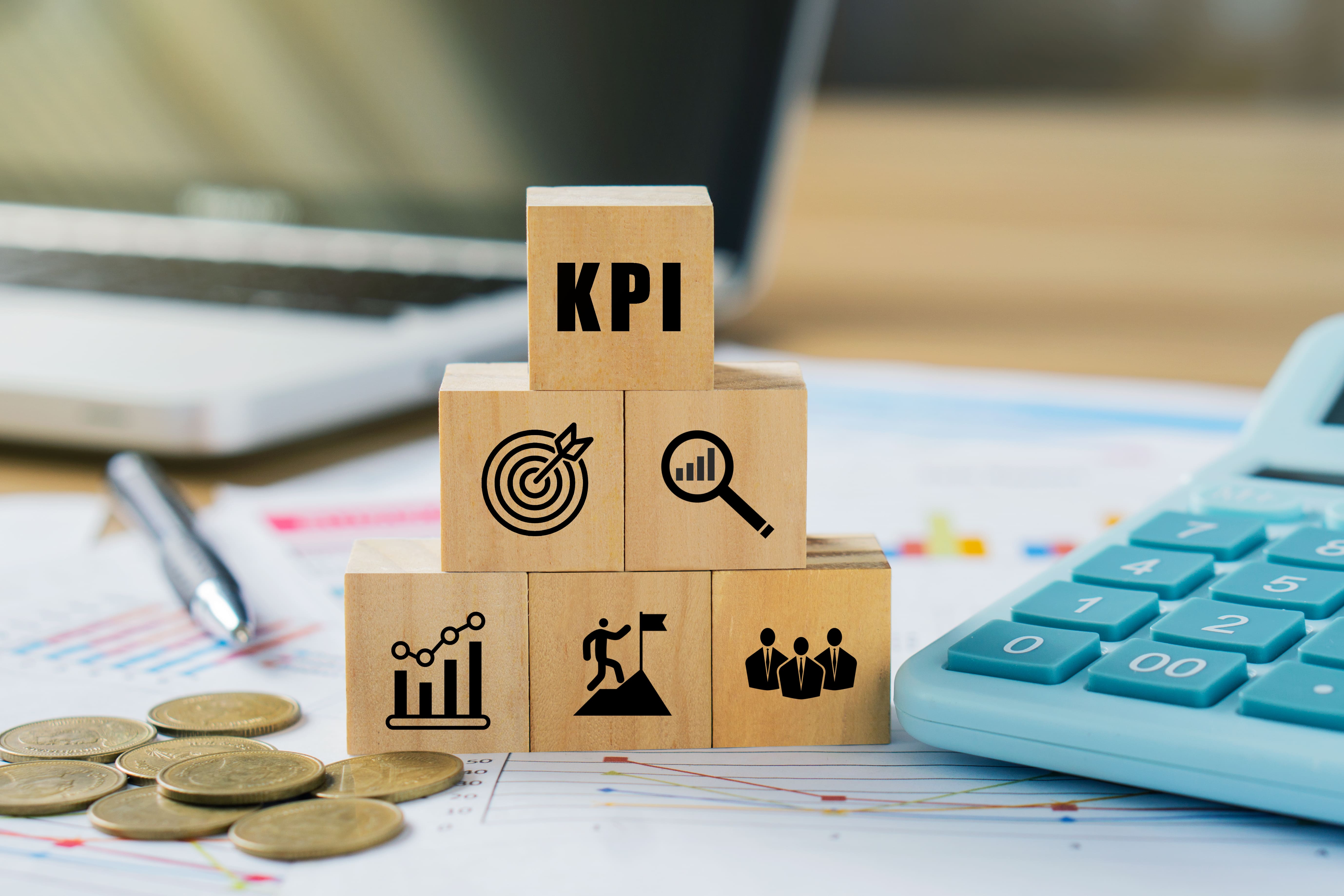 Как оценить эффективность рекламной кампании в услугах B2B: KPI и метрики
